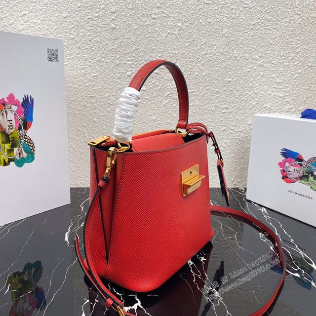 prada女包 普拉達2020專櫃爆款 1BN012 Prada十字紋牛皮肩背女包 Prada手提水桶包  pyd2336